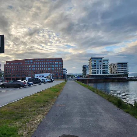 The Arctic Edge - Modern Seaside With Host In ホームステイ